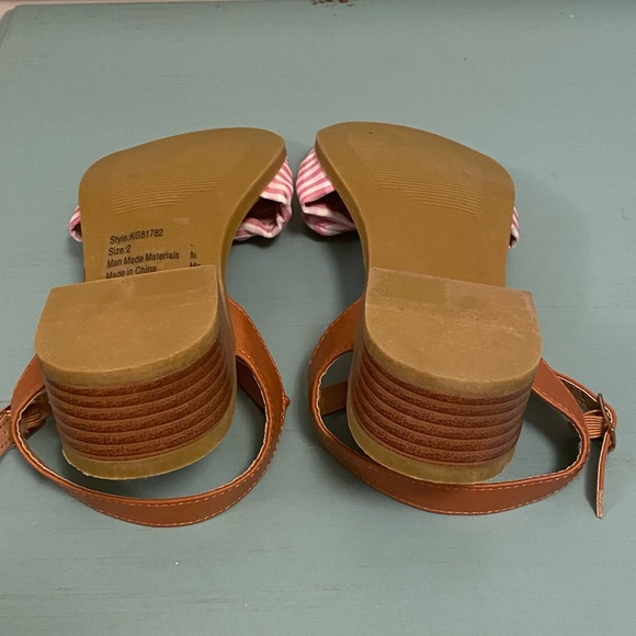 NWOT!  Kensie Girl Pink Gingham Bow Sandals.  Size 2 - Picture 5 of 5